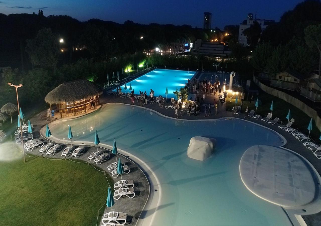 Camping Village Malibu Beach ليدو دي يسولو المظهر الخارجي الصورة