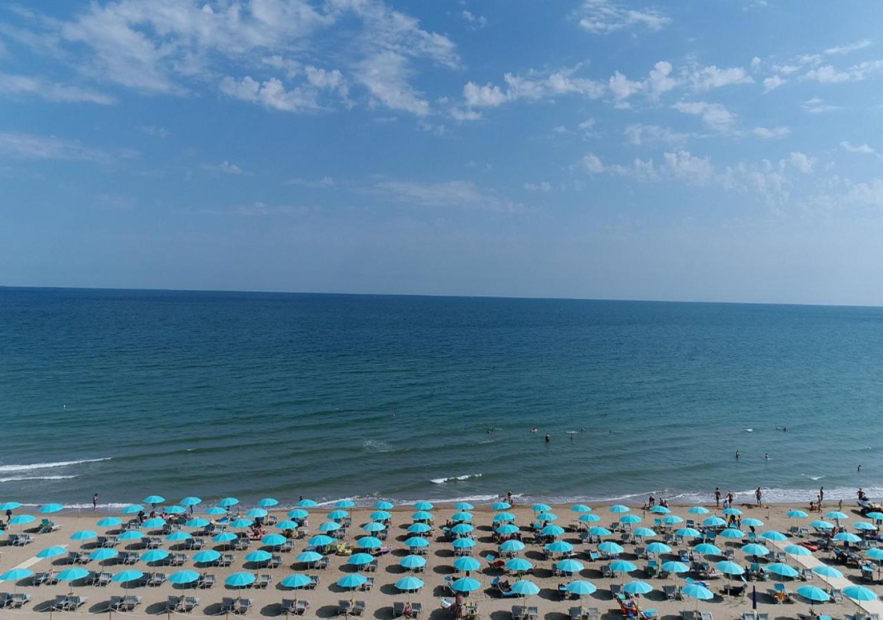 Camping Village Malibu Beach ليدو دي يسولو المظهر الخارجي الصورة