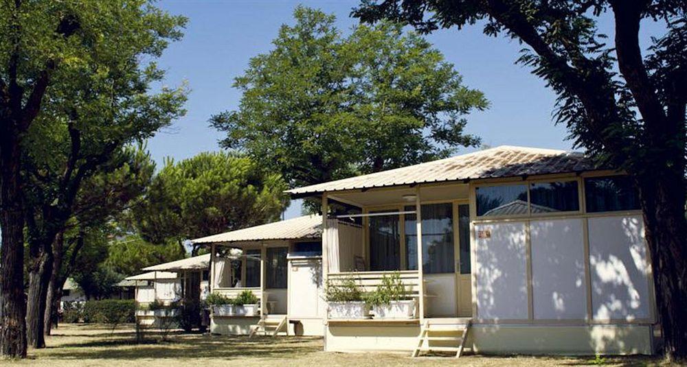 Camping Village Malibu Beach ليدو دي يسولو المظهر الخارجي الصورة