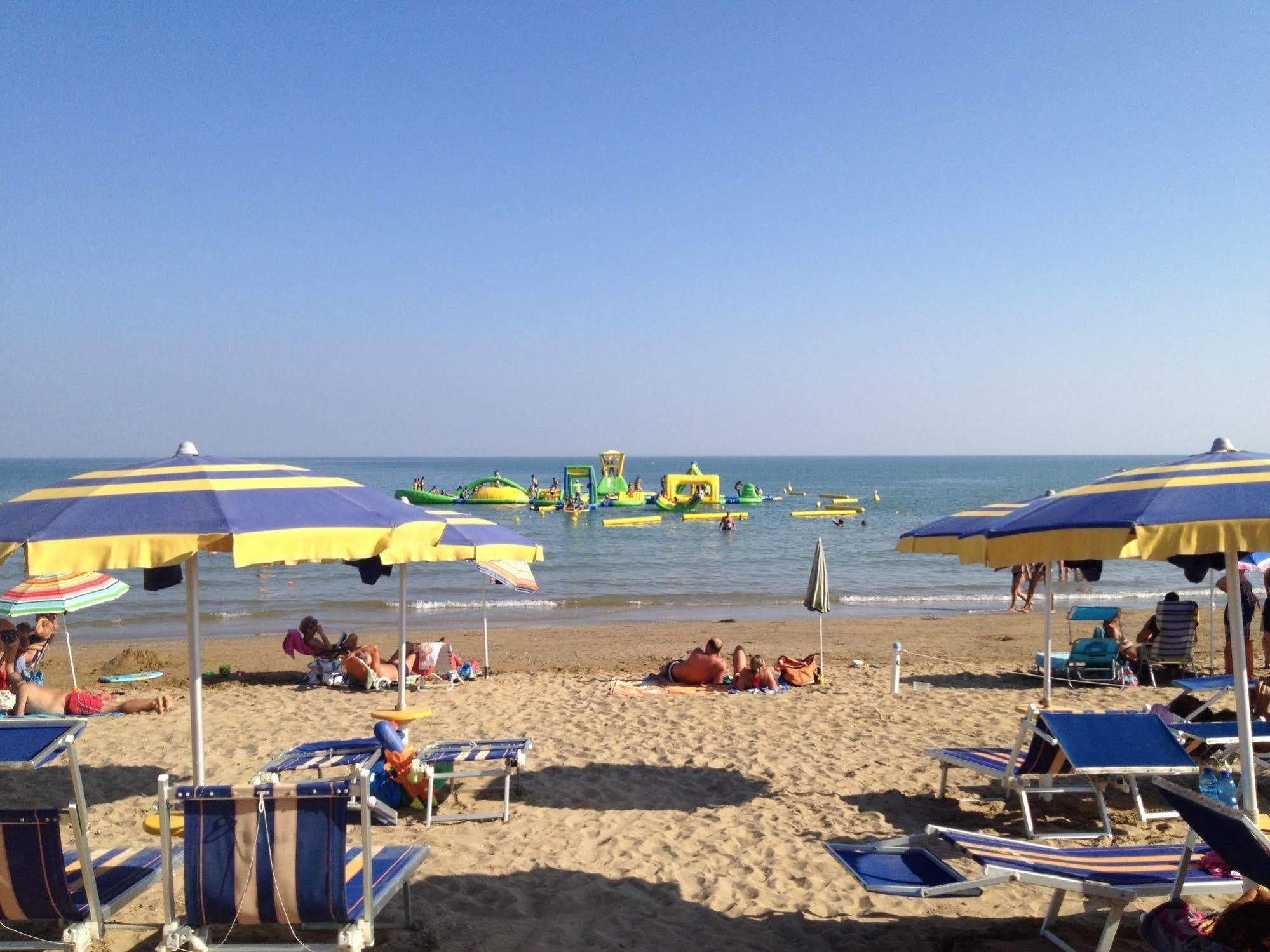 Camping Village Malibu Beach ليدو دي يسولو المظهر الخارجي الصورة