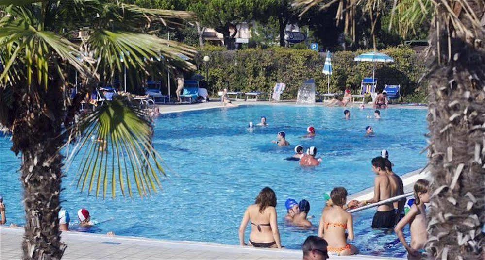 Camping Village Malibu Beach ليدو دي يسولو المظهر الخارجي الصورة